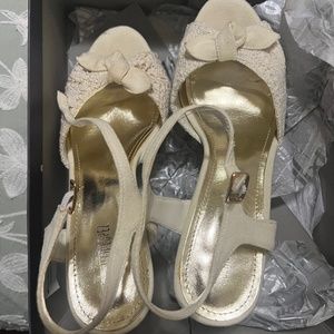 Jennifer Lopez heels jlfleurcream size 9.5